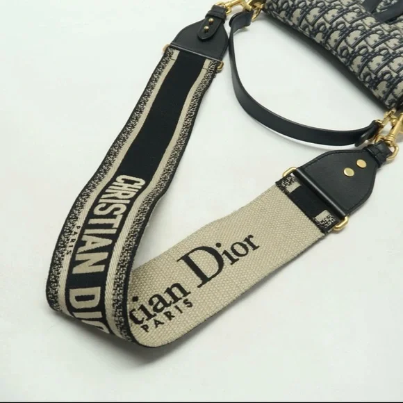 Christian Dior: Medium Navy Oblique Saddle Bag w/ extra strap *AUTHENTICATED* - Picture 14 of 15